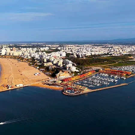 Pe Na Areia Da Rocha * Portimão